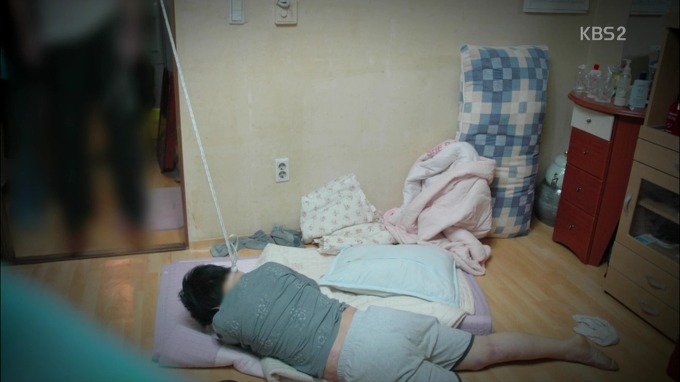 韓国人女性の首吊り自殺死体