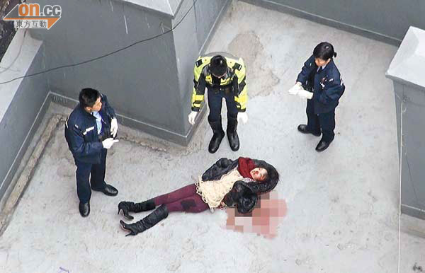 中国人女性の飛び降り自殺死体